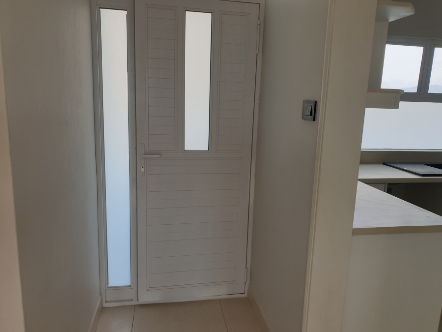 To Let 2 Bedroom Property for Rent in Claremont Western Cape